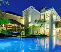 Villa LuWih, Villa en la noche