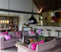 Вилла Bamboo, Гостиная площадь